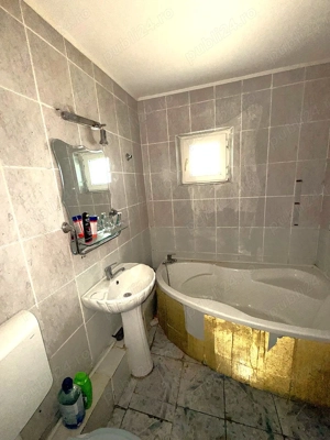    68.ooo euro, apartament 3 camere, decomandat, Micro 16 - imagine 9
