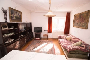 Apartament 4 camere de vanzare cu scara interioara si garaj zona centrala - imagine 2
