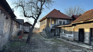 Casa bătrânească 1000 mp 