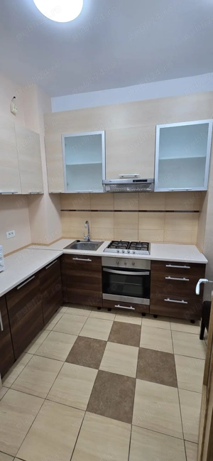 Apartament 2 camere lux. Central , lift, parcare... - imagine 3