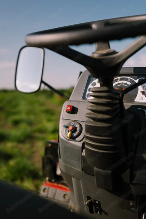 Tractor Japonez MITSUBISHI MTU26R (24.7 CP)   Nou, de la MACOS & HALL - imagine 13