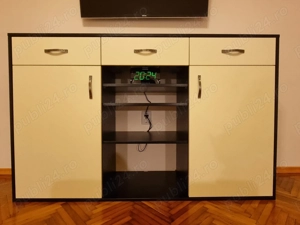 Comoda TV cu dulapuri, sertare si rafturi