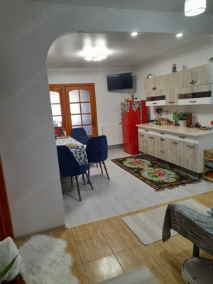vînd apartament 4camere,zona Central în orasul Însurăței Brăila. 