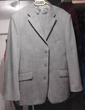 Vând costum  pentru bărbați