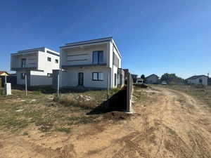 De vânzare duplex 1/2, stil cubic, despărțit prin camera tehnică, Sanandrei. - imagine 2