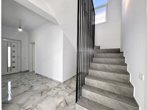 De vânzare duplex 1/2, stil cubic, despărțit prin camera tehnică, Sanandrei. - imagine 3