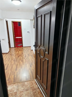 Apartament 3 camere decomandat, Bl. 23, Parter, Moldova Noua - imagine 2