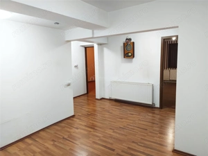 Apartament 3 camere decomandat, Bl. 23, Parter, Moldova Noua - imagine 3