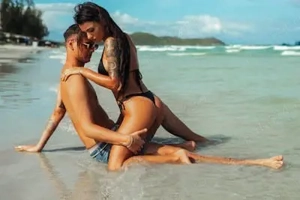 Cuplu sot si sotie facem dragoste, facem dragoste cu tine. Suntem veniti pt cateva zile? 