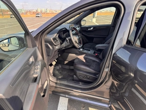 Ford Kuga ST Line X AWD 2.5 Duratec FHEV 190 CP - imagine 9