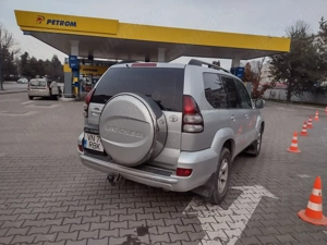 Toyota Land Cruiser 4x4 8 locuri  - imagine 2