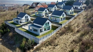 Vand casa cu 4 camere, 2 bai, suprafata utila 140 si teren 500 mp