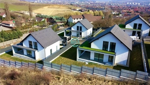 Vand casa cu 4 camere, 2 bai, suprafata utila 140 si teren 500 mp - imagine 6