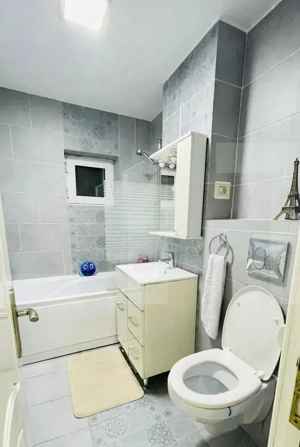 Apartament 3 camere, 64 mp, decomandat – Etaj 2 – Zonă excelentă - imagine 3