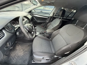 Skoda Octavia Combi 4x4 - imagine 7