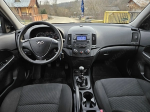 Hyundai i30 1.4 16v 109cp 2009 - imagine 6