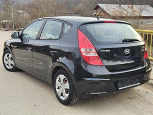 Hyundai i30 1.4 16v 109cp 2009 - imagine 2