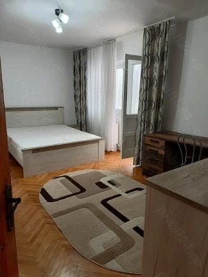  Închiriez ap.2 cam. decomandat et.3 girocului  - imagine 6