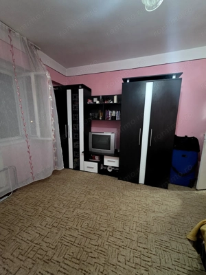 Apartament cu o camera bucatarie separata si debara Rogerius