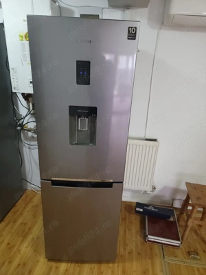 Frigider Samsung NoFrost Inverter Digital