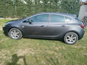 Vand sau dezmembrez opel astra j - imagine 4