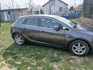 Vand sau dezmembrez opel astra j - imagine 3