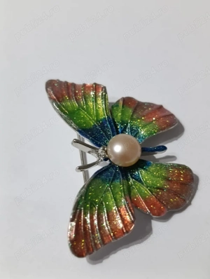 broșă fluture