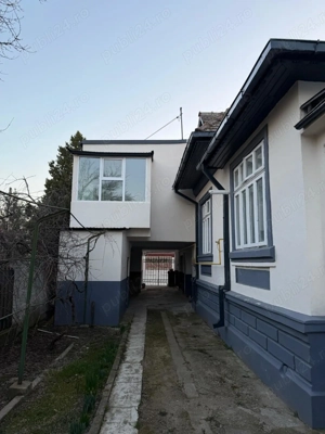 Casă de închiriat   zonă centrală, lângă Poliția Județeană   ideal cabinet   firmă