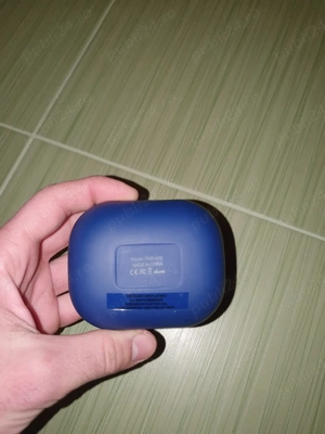 caști bloototh cu incărcatoare tip carcasa