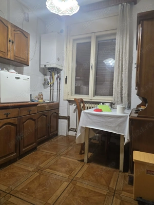 Apartament 3 camere decomandat parter foarte inalt bloc caramida aproape de Prefectura