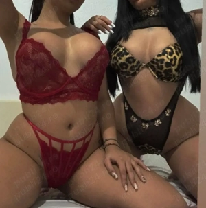 2 fete sexi pentru voi ! 