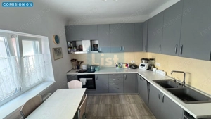 Vânzare apartament la casă cu curte comuna cu garaj. Comision 0! 