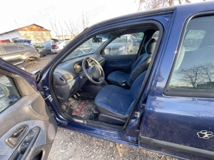Dezmembrez Renault Clio II 1.2 16V 75CP - imagine 4