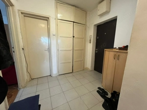 Central - zona Neptun. etaj 2. DECOMANDAT! - imagine 10