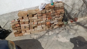Vind carămizi din demolări
