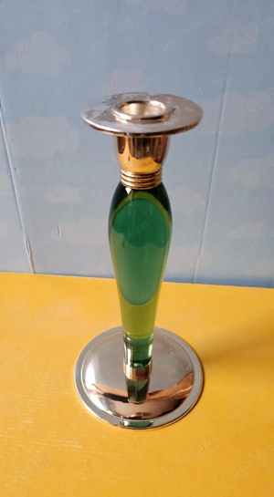 Sfeșnic din sticlă verde