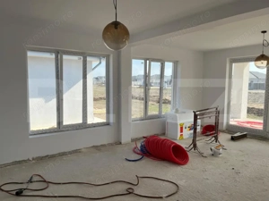 Casa individuala Santandrei cu gard imprejmuire din placi de beton