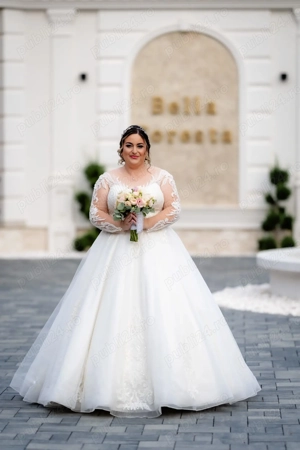 Rochie de mireasa tip prințesa în stare perfecta de folosire 