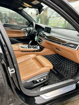 Proprietar în acte! Vând BMW 750Li 4.4Benzina 450Cp 2016 122k km - imagine 5