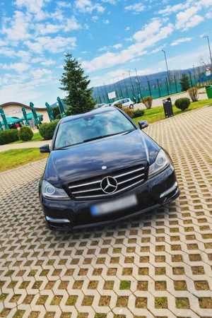 Mercedes C250 4Matic (4x4) Biturbo 204 CP pachet AMG - imagine 2