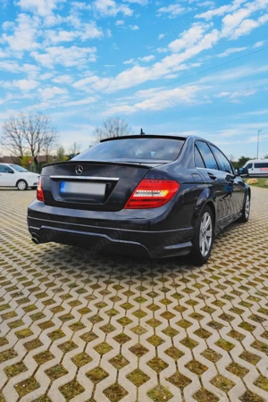 Mercedes C250 4Matic (4x4) Biturbo 204 CP pachet AMG - imagine 4