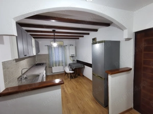 Inchiriez apartament cu 3 camere în Turnisor 