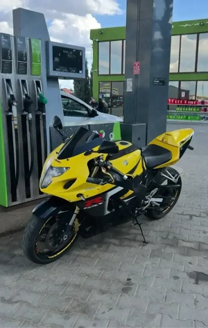 Suzuki GSX-R 750 - imagine 5