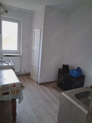 Razboieni-garsoniera de vanzare stradala - imagine 10