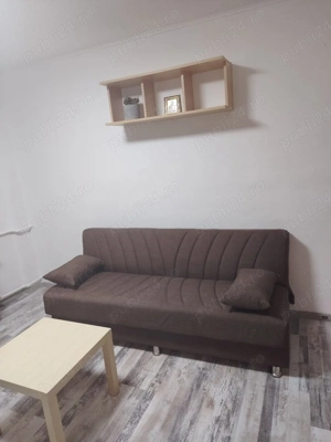 închiriez garsonieră 