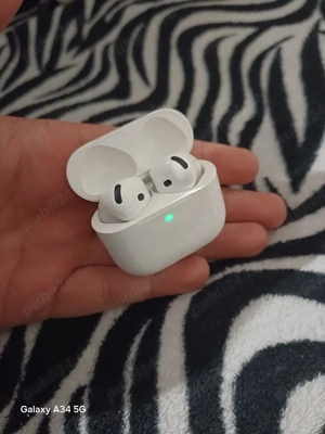 De vanzare Casti Apple AirPods 4 cu ANC, Originale, folosite foarte puțin
