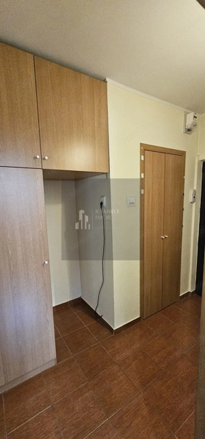 Garsoniera renovata 35 mp/ Metrou 1 decembrie la 3 minute - imagine 2