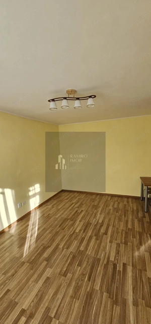 Garsoniera renovata 35 mp/ Metrou 1 decembrie la 3 minute