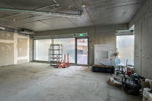 Spatiu ideal showroom/cafenea | vitrine + terasa - imagine 6