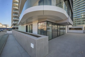 Spatiu ideal showroom/cafenea | vitrine + terasa